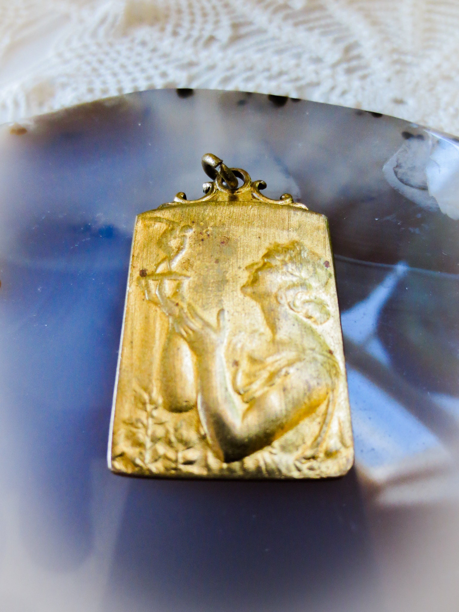 Ancienne Médaille De Châtelaine - Argent Sur Métal Doré - Occasion (usure De La Dorure)