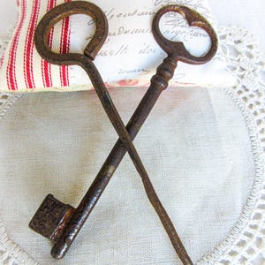 6 &quot;große, 2 sehr Lg. Schloss-Skelettschlüssel, 1800er Jahre, französische antike Schlüssel, Dungeon-Schlüssel, sehr große Skelettschlüssel, wie besehen