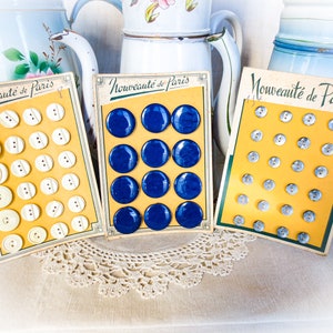 Franse antieke knopkaarten, Nouveaute de Paris- Drie knoopkaarten - originele knopkaarten, 24 knoppen op elke kaart, Parijse knopkaarten