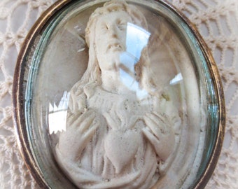 Meerschaum Reliquary -French Antique Meerschaum Carving, Jesus&#39; Sacred Heart, Domed Glass Reliquary, Bleeding Heart, Ex Voto