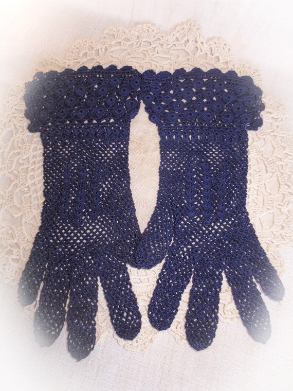 French Antique Crocheted Gloves - Lace Vintage Gl… - image 8