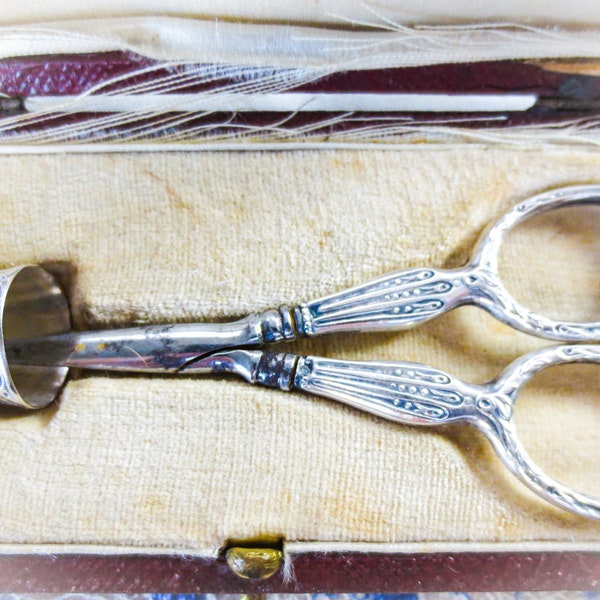 Antico kit da cucito in argento sterling francese: ditale e forbici Art Déco