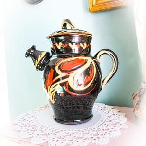 Franse antieke terracotta koffiepot met deksel, kan, Roger Favier Design Pottery