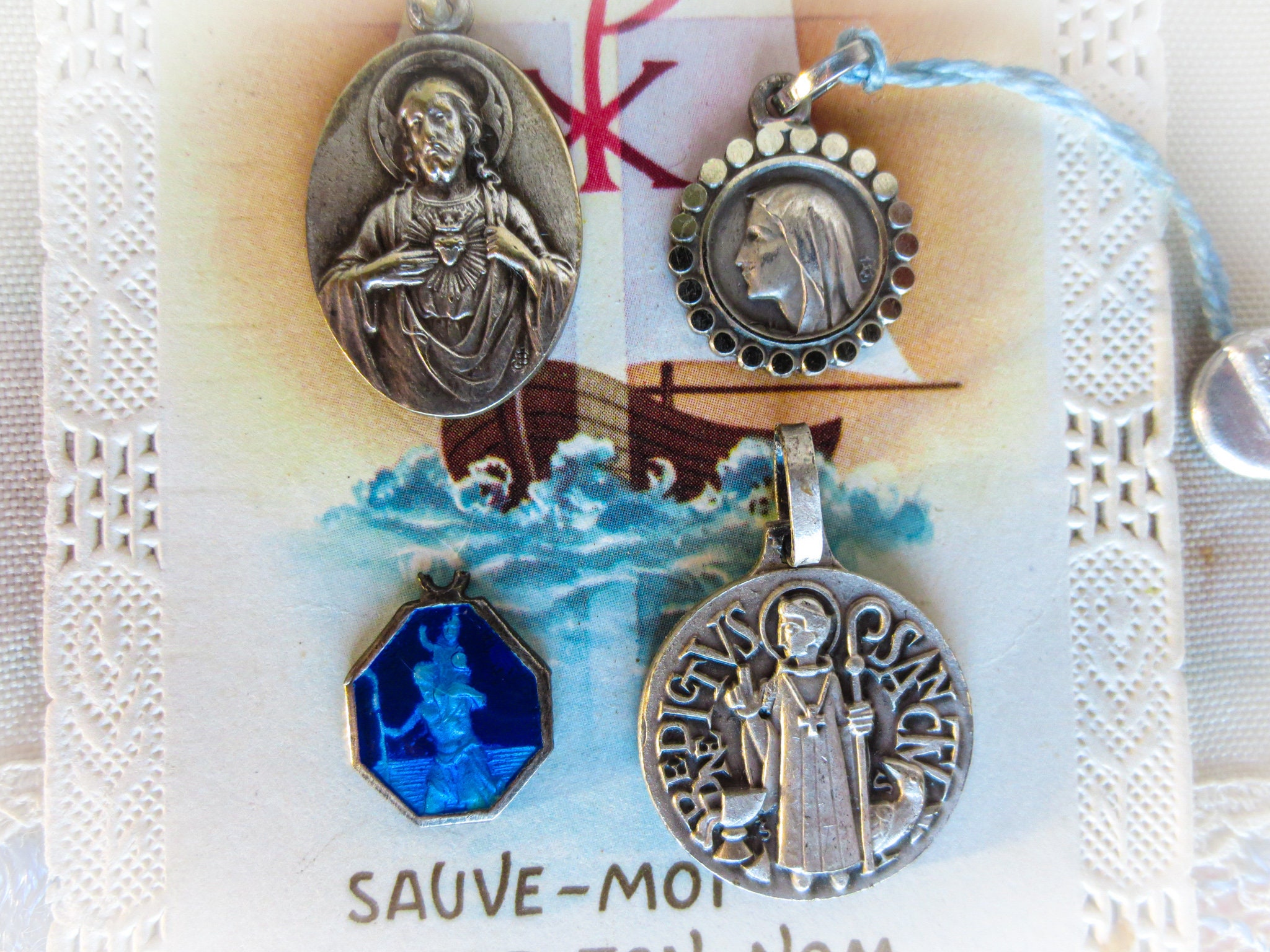 Lot De Médailles Religieuses Anciennes - Métal - Fabrication Française