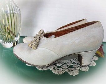 White Leather Heeled Shoes, Worn, Shabby, for Display, Antique Leather Sunday School Shoes, Very Small Size