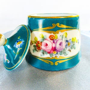 Sevres (Französisch Antik) Porzellan Zigarettenschachtel - Schmuckschatulle - markiert mit Doppel L für Sevres, Decore Main, handgemalt