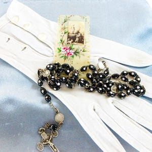 Rosario di Lourdes, perle di vetro nero, medaglie d'argento come perle da dieci, immagine sacra di Lourdes, due articoli, strass, extra lungo, immagine sacra fatta a mano