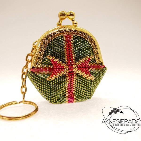 English pattern for the Cristmas present coin purse
