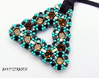 English pattern  for the Shiny mosaic triangle pendant