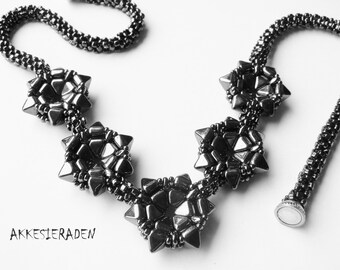 English pattern  for the Pyramid in the Stars necklace