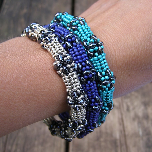 English pattern for the Superduo Bangle, a bangle made with superduo beads and seedbeads