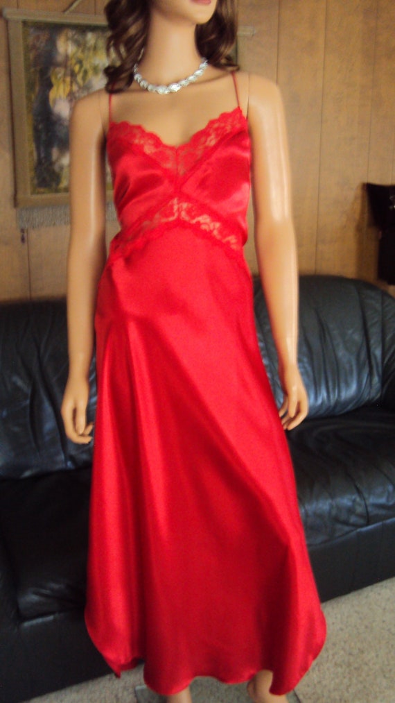 VTG JENELLE of CALIFORNIA Red Wet looking Satin &… - image 2