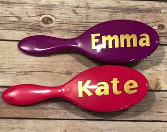 Personalized WetBrush hair brush; great for camp back to school teens and tweens