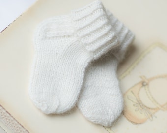 Baby socks 100% cashmere / newborn socks cashmere / Unisex baby socks / baby shower gift / hand knitted socks / soft socks / winter socks