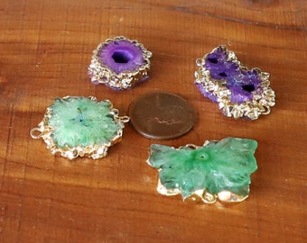 1pc / 2pcs Druzy CONNECTOR Freeform Solar Quartz Agate Purple slab link bead gemstone organic shape - gold edge - Green Purple