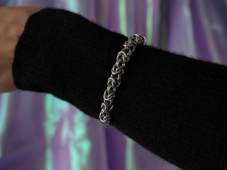 jewelry - berserk - Classic Peridot Bracelet