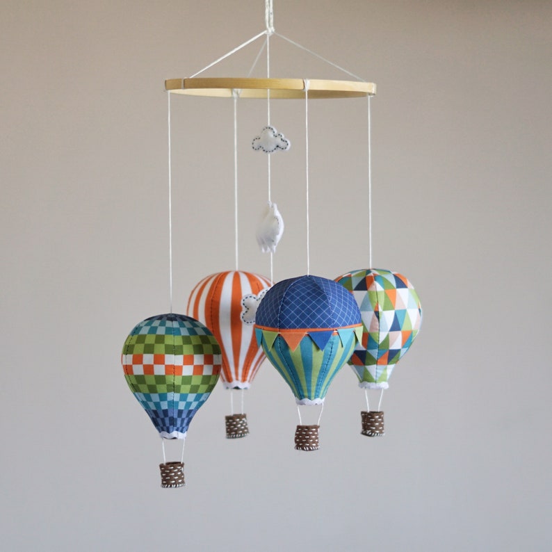 PATTERN How to make a hot air balloon baby mobile image 3