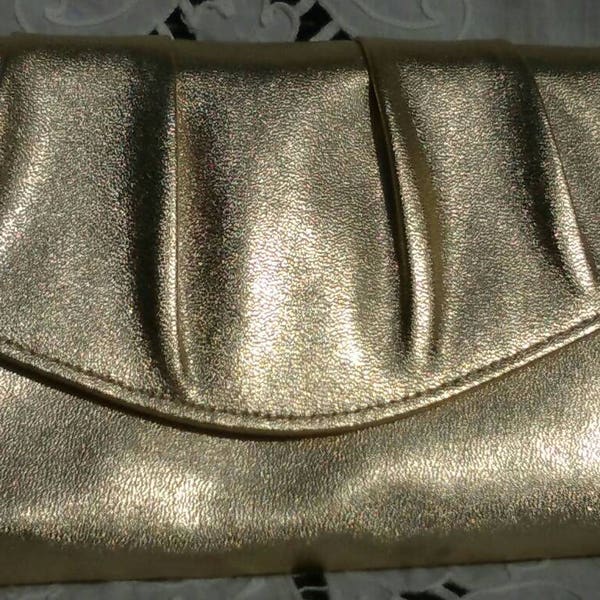 Vintage 1980's gold clutch, pleated gold evening bag, faux textured leather gold evening purse, gold formal accessory, bridal clutch purse