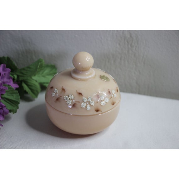 Vintage Westmoreland Coraline Round Hand Painted Lidded Ring Jewelry Trinket Dish