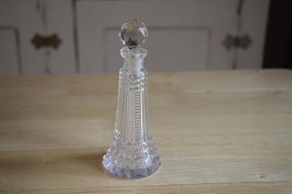 Vintage Diamond Cut Crystal Perfume Bottle Multi-Faceted Stopper