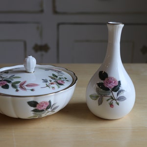 Vintage Wedgwood England Hathaway Rose Trinket Jewelry Ring Dish with Lid Gold Gilding and Bud Vase