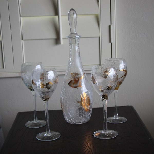 Vintage Home Essentials and Beyond Crackle Pattern Decanter with 4 Wine Glasses Gold Splatter