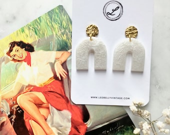 Pearl White Horseshoe Earrings | Pearl White Earrings | White Earrings | Vintage Style | Resin Earrings