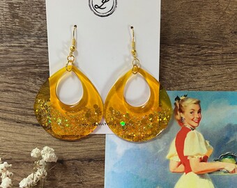 Yellow Glitter Tear Drop Earrings | Yellow Earrings | Glitter Earrings | Tear Drop Earrings | Vintage Style | Resin Earrings