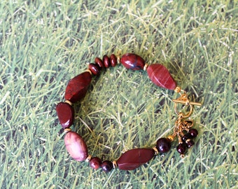 Genuine garnet, red jasper, and 14k gold beaded bracelet