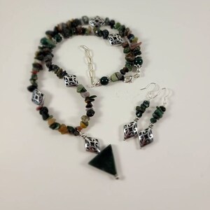 Adjustable length jasper and jade geometric shapes silver necklace and earring set