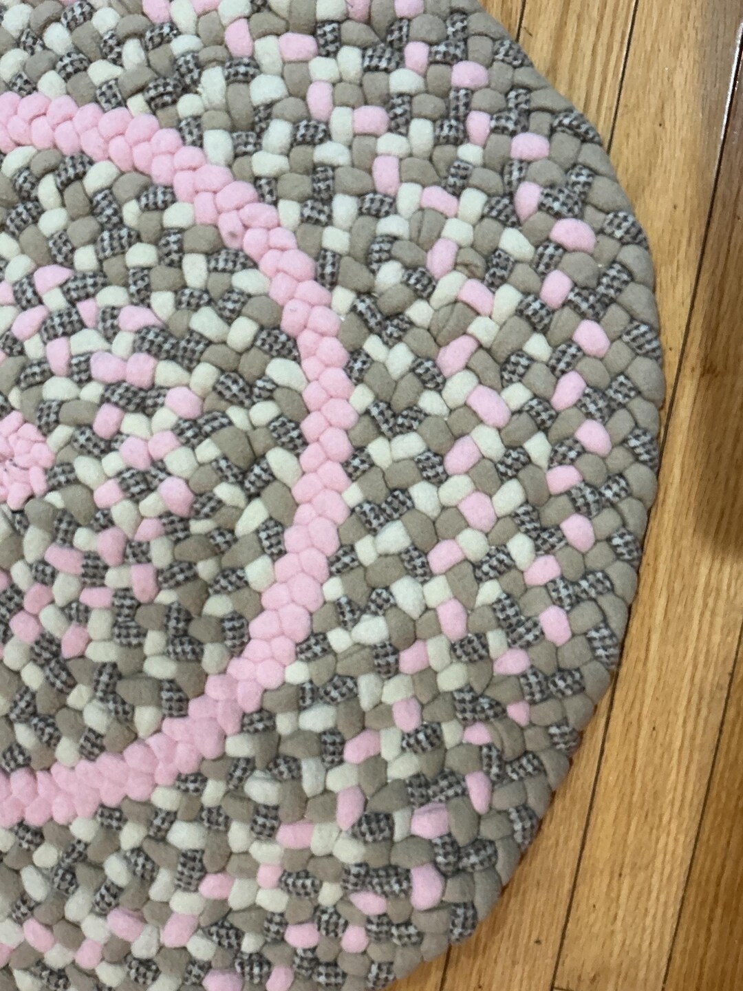 27 Inch Round Rug Item#208 27 Inch Round Rug in Pink,off White,beige and Multi Colored ...