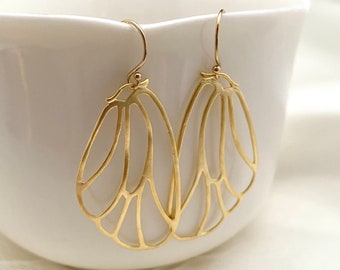 Gold Schmetterling Flügel Ohrringe - lange baumeln Flügel - leichte große Natur Schmuck einfaches alltägliches Geschenk sie zarte minimale Wald Boho