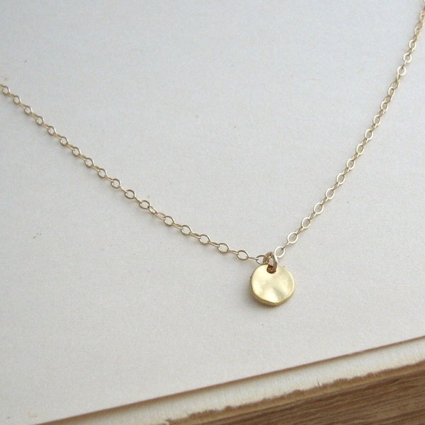 Winzige Goldscheibe-Halskette - 14k Gold - Kleine Kreis-Punkt-Kugel-Zarte zierliche minimalistische Halskette, überlagerte runde Schichtung -Avail Gold oder Silber