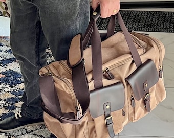 Tan Canvas Weekender Bag – Retro Style Duffel with Leather Accents