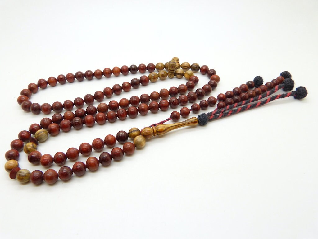 Chapelet Islamique Tasbih Subha Misbaha en Bois de Sang et Oud 99 Perles