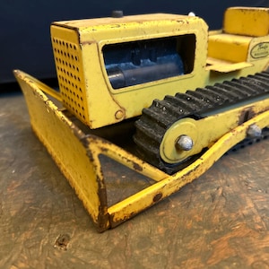 ヴィンテージのトンカブルドーザーのおもちゃ - Etsy 日本