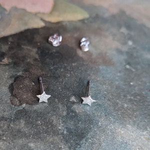 Tiny Sterling Silver Star Post Earring Hammered Matted Frosted Textured Small Minimalist Style Dainty Single Gift for Stargazer Astronomer afbeelding 7