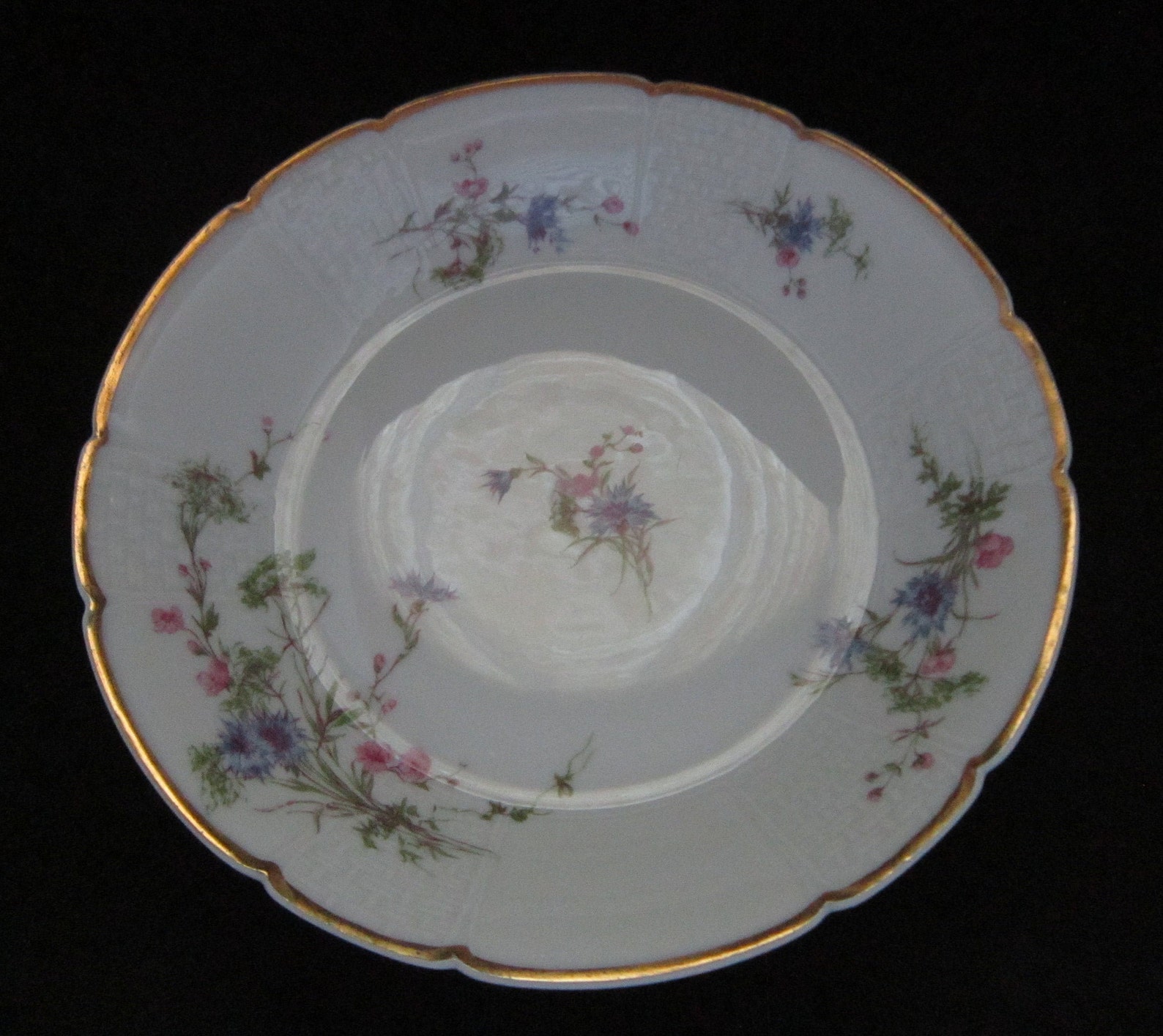 Vintage gdamade in France, Limoges, Hand Painted Bone China Plates and