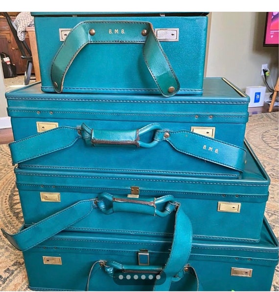 Hartmann leather 2025 suitcase