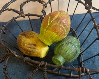 Frutta antica con nocciolo, verdura, carciofi