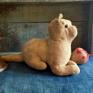 Antique Steiff Crouching Cat, Katze