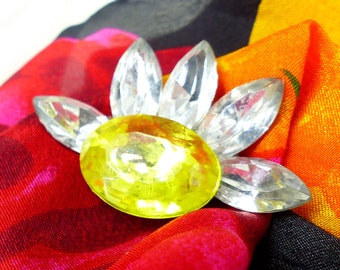 Magnetic scarf brooch pin Mag TAK. Brilliant yellow and clear crystal magnetic pin with silk back button. Free gift packaging