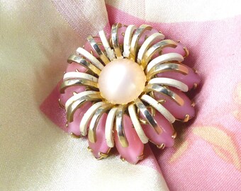 Magnetic scarf pin brooch. Sweet pink floral mid century mod design with pink silk back button. Comes gift package. Heavy quality feel.