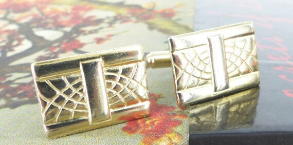 Art Deco inspired vintage pair of gold cufflinks.… - image 2