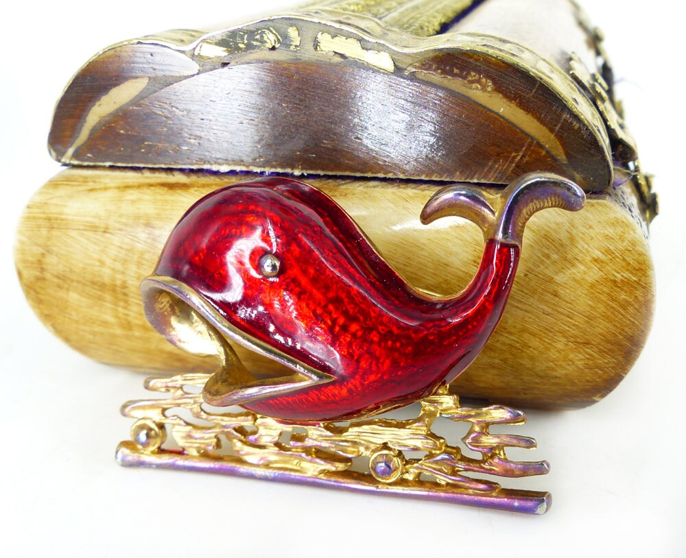 Beautiful Red Sparkle Enamel Sperm Whale Character. Open Mouth Design With  Little Purple Round Glass Inlays. Latch Back Closure. Heavy Feel 