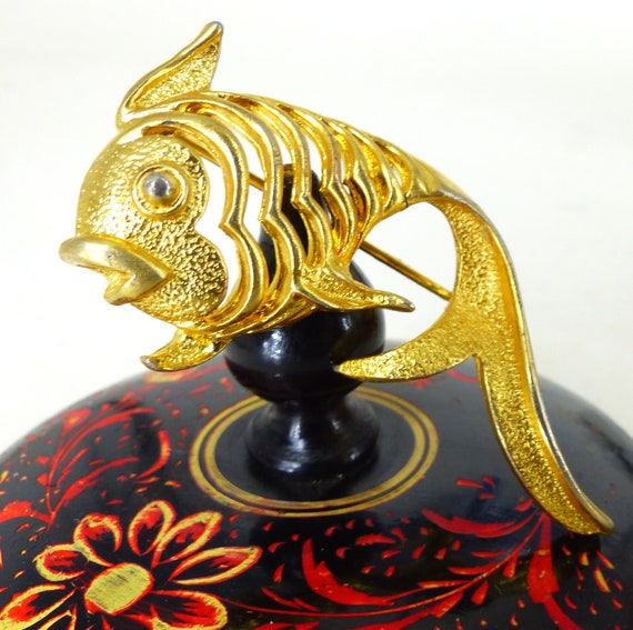 Sweet little koi fish in gold with open body desi… - image 3