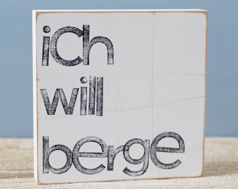 Arte de texto en la pared "Quiero montañas"