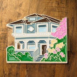 Hendrie House - Snohomish Pin - Soft Enamel - Historic Home American Foursquare - PNW - Washington