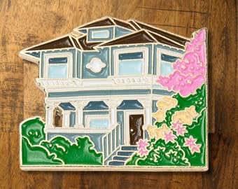 Hendrie House - Snohomish Pin Magnet - Soft Enamel - Historic Home American Foursquare - PNW - Washington