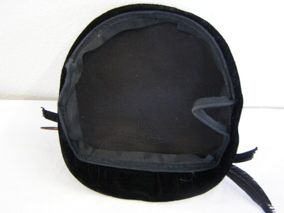 Vintage 1950's women's millinery hat. Black velve… - image 3